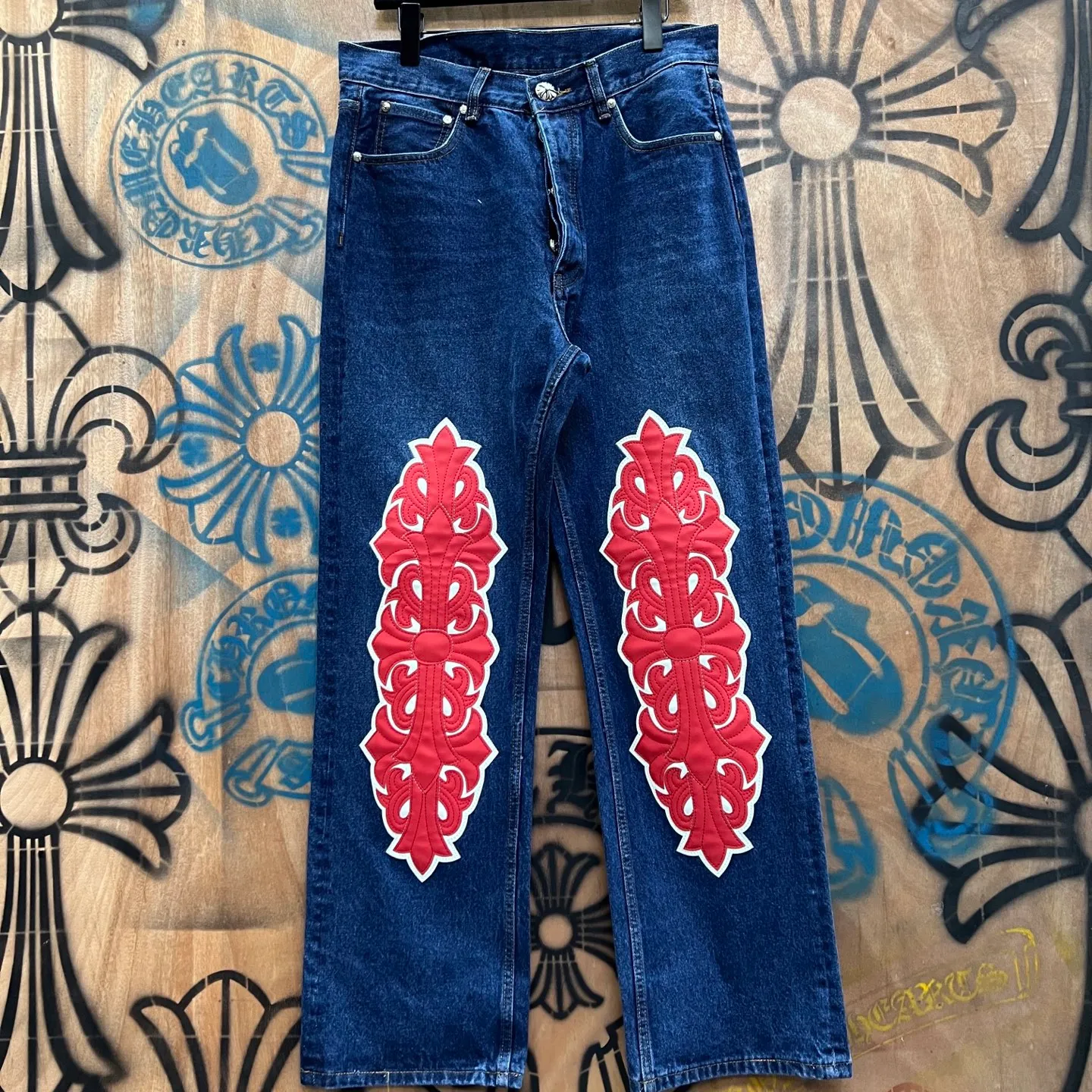 P720 Wang Zha has a new one! Heavy 15.5oz! Kill all market versions instantly! Price bottomed out chrome hearts limited series new city limited jeans Chrome Hearts city limited jeans vintage levis American made 501 505 517 base version remake Levis American made 501 base version imported sheepskin 925 silver remake Customers provide waist and pants length or height and weight The studio will select the most suitable base version for you to remake There are many people doing remakes in the market Don't belittle or comment The difference is visible to the naked eye See more and compare yourself #CHROME HEARTS Unisex style